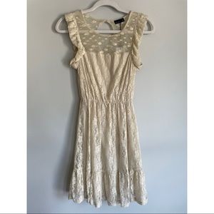 Vero Moda lace dress - size XS